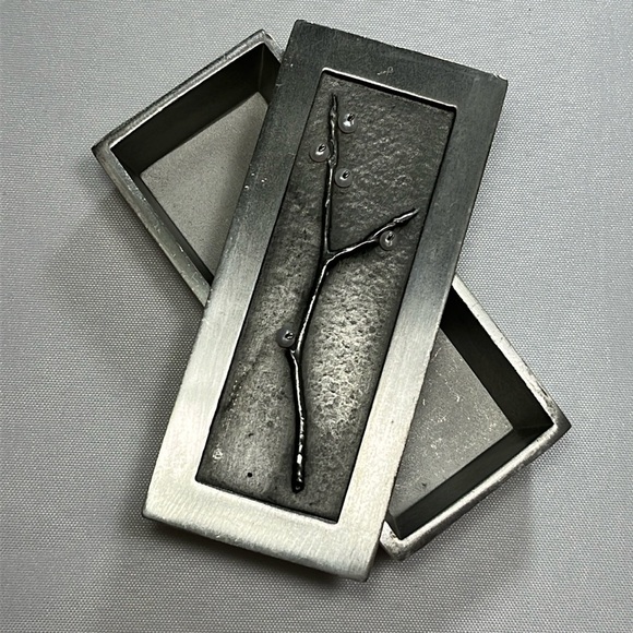 Pewter Trinket Box, Branch & Berries - Picture 1 of 9